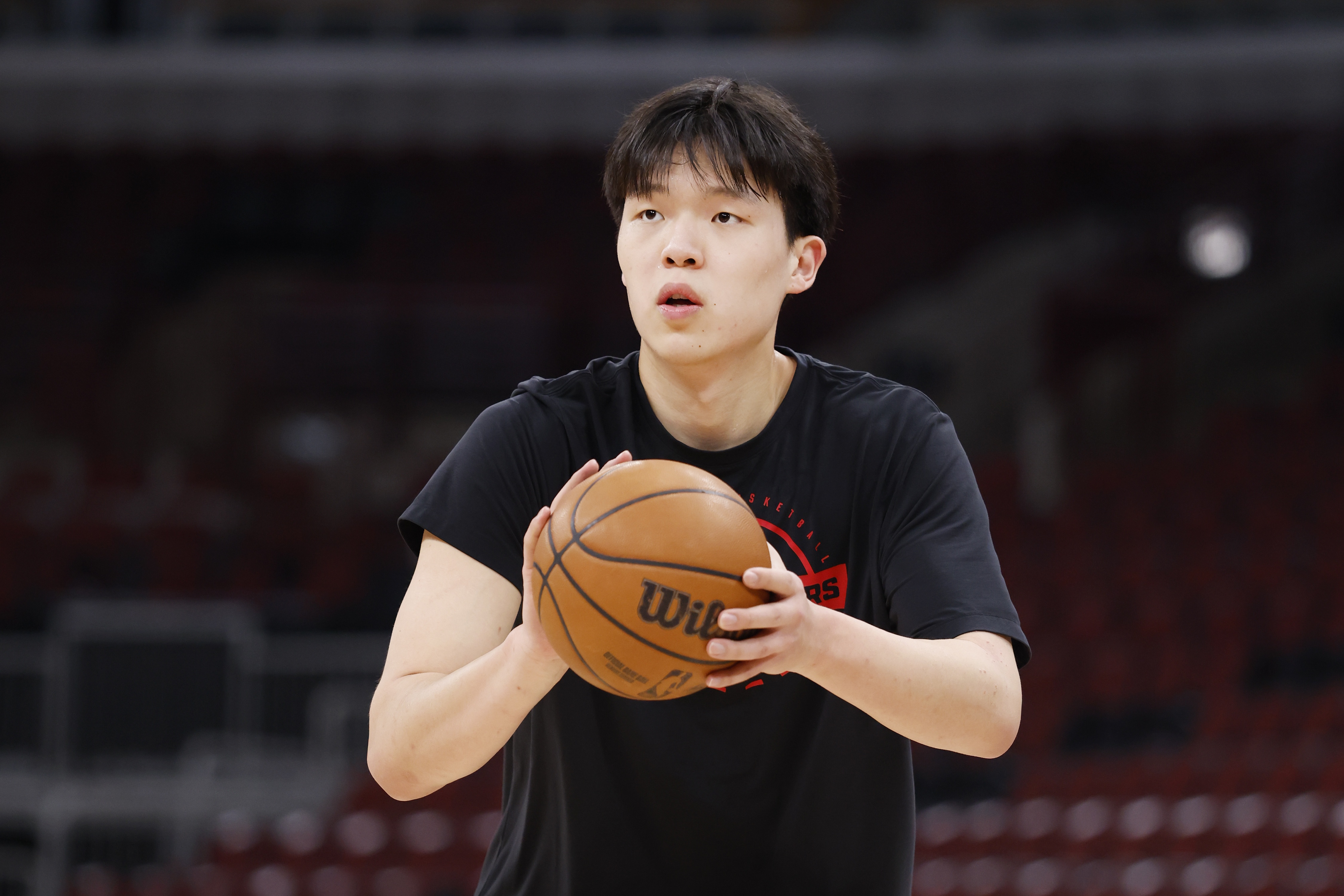 jiuyou游戏中心-媒体人：杨瀚森下赛季需要争取到一个稳定轮换 未来才能留在这里